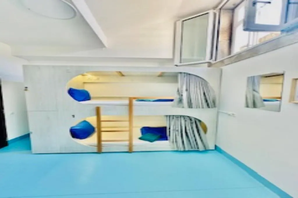 Fantasy Hostel Porto-1