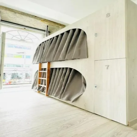 Fantasy Hostel Porto-3